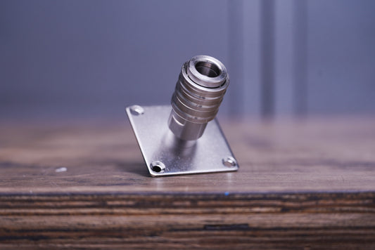 ウォールマウントブラケット１連 1/4ワンタッチカプラー